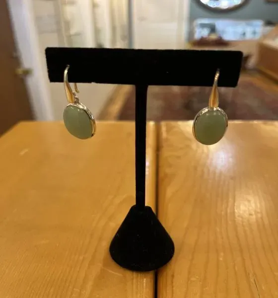 nephrite-earrings