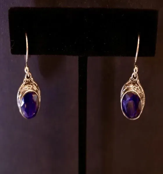 sapphire-earrings